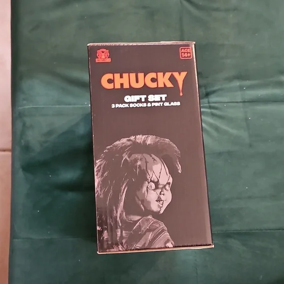 Culture Fly Child's Play Chucky 4 Piece Gift Set 3 Sock Pairs Pint Glass Sz 14+ - Picture 11 of 11